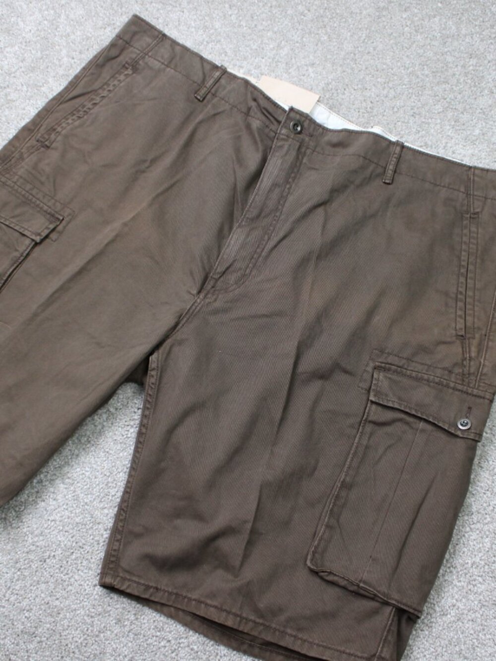 Levi's Shorts NWT Mens 48 Brown 11" Cargo Pocket Chino Flat Front 100% Cotton - Picture 2 of 14